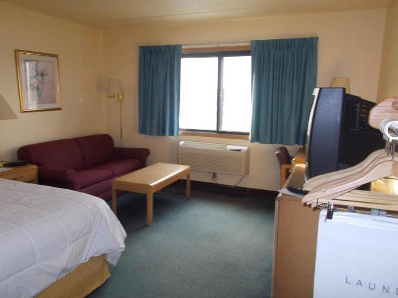 Boarders Inn And Suites By Cobblestone Hotels - Ripon Dış mekan fotoğraf
